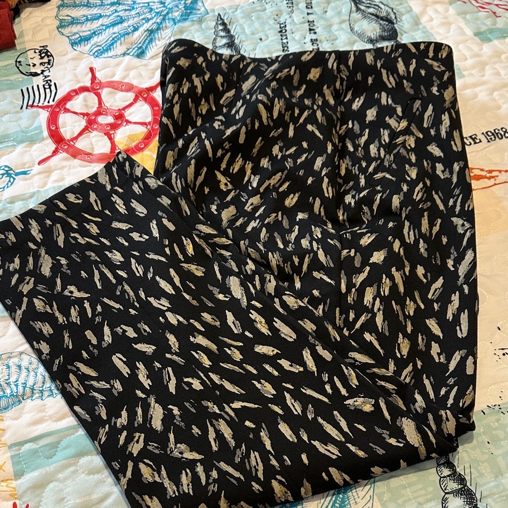Chico's Black and Cream Patterned women’s Dress Pants size 2 (12/14)
